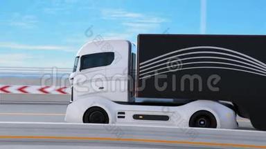 白色卡车驶过高速公路上的一辆黑色越野车